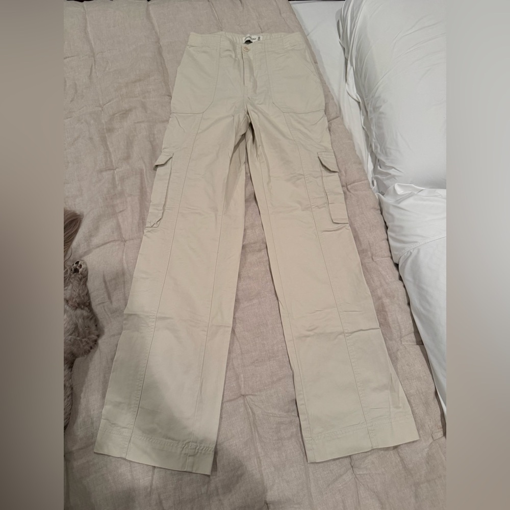 NWOTs Abercrombie & Fitch Light Tan Cargo Pants